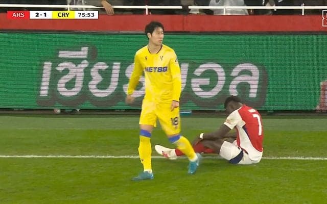 鎌田大地が「マジ邪魔」 たった“2タッチで”アーセナルを翻弄した瞬間…超連携ゴラッソに相手ファンも最大級の賛辞