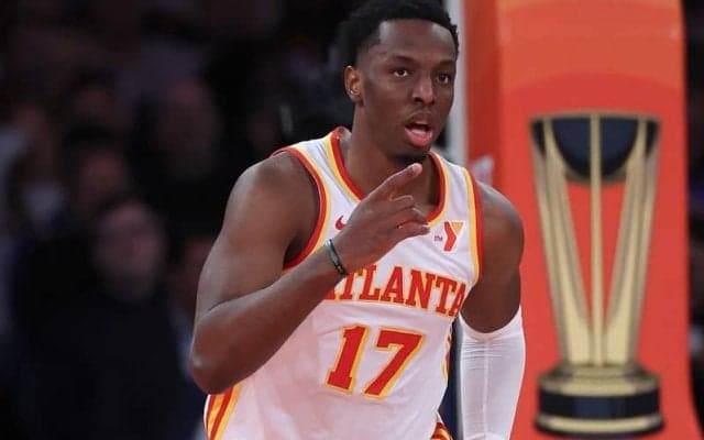 NBAカップでベスト4入りしたホークスのオニエカ・オコングが最低4試合を欠場