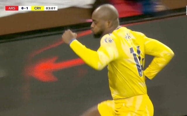 規格外！GKの50m“超ロングフィード”→FW一人でゴールをこじ開けた瞬間 鎌田大地の同僚が「屈強すぎる」ネット驚愕