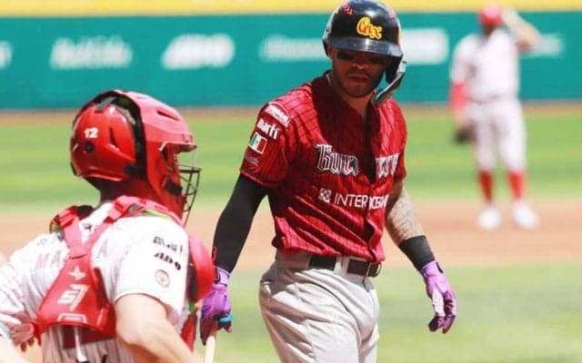 突然の掌底打ち…投げてないのに始まった大乱闘「なんという酷さ」　悲惨な争いにX騒然