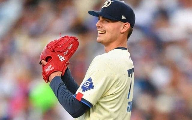 ド軍26歳ルーキーが“ド派手”結婚式「美しい」　友人らに囲まれ熱いキスも