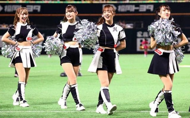 ロッテ卒業チアは「太陽のような明るい笑顔」　球団元エースの愛娘…開演前から「感極まって」