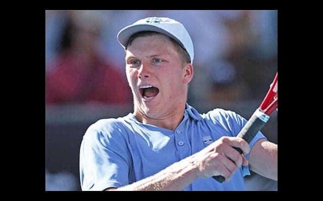  幼少期「重度の自閉症だった」 