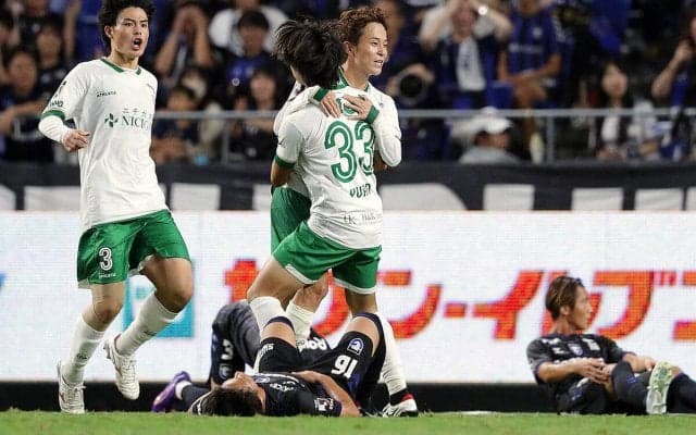 躍進の東京V、主将のMF森田晃樹＆MF稲見哲行と契約更新