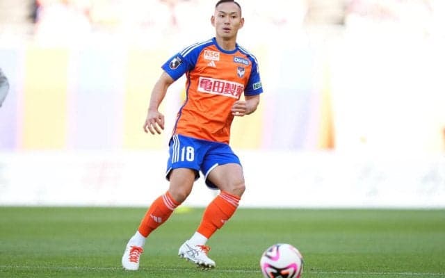 今季はJ1初ゴールをマーク！　新潟DF早川史哉が来季契約に合意、背番号変更も明らかに　「15番を付ける意味、責任を…」