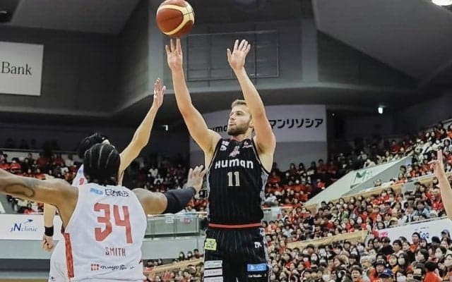 終始リードを奪った大阪がホームで快勝…外国籍ビッグマンを欠く千葉Jは3連敗に
