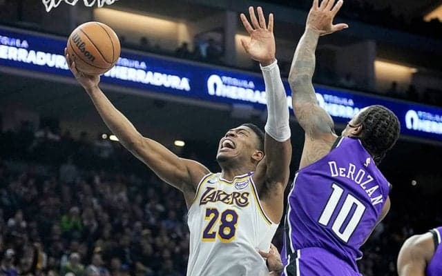 八村塁が土壇場でレイカーズ救うビッグプレー…今季最多リバウンドで勝利に貢献