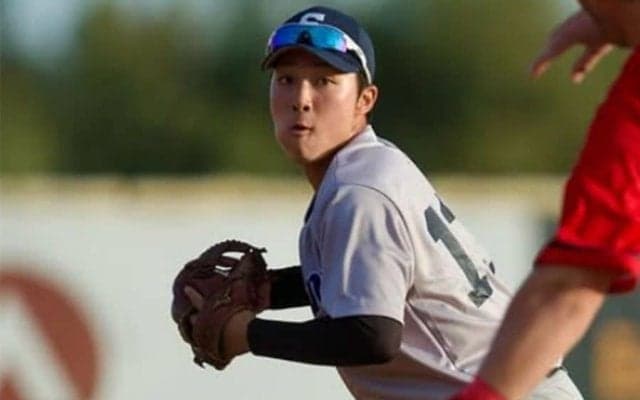 19歳の美技は「育成1年目のプレーじゃないぞ」　開脚スローで併殺…X騒然「令和の小坂誠」