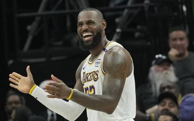 レブロン・ジェームズが通算出場時間と2ケタ得点試合数でNBA歴代トップに浮上