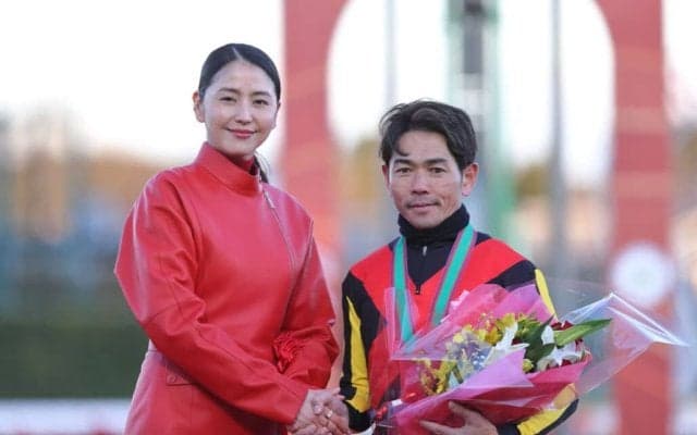 　【有馬記念】長澤まさみがプレゼンターとして登壇…「忘れられない1年になった」