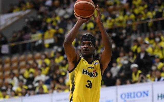 信州のウッドベリーが9児の父に…双子誕生を祝う白星に笑顔「ワクワクね」