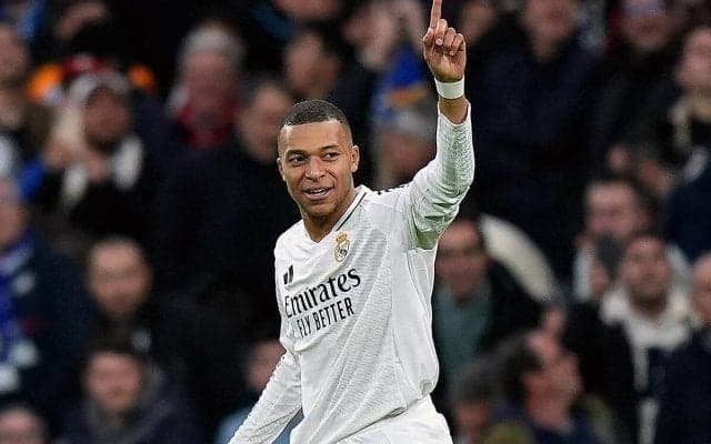 ムベッペ＆バルベルデがスーペルゴラッソ！　マドリーがJ・ナバス現役ラストマッチのセビージャに完勝で2位浮上【ラ・リーガ】