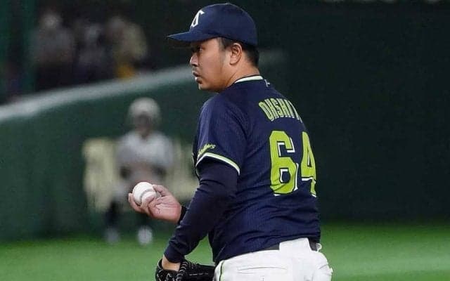 退団から1年…元燕右腕が豪華結婚式　村上ら“同期”が祝福「本当におめでとう」