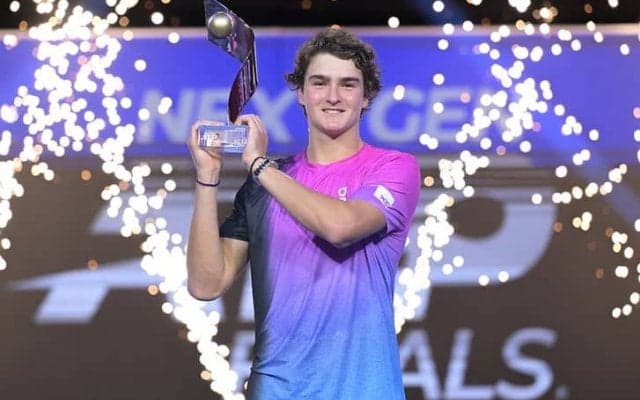 18歳のフォンセカが予選から無敗の完全優勝「自分を誇らしく思う」[Next Gen ATPファイナルズ]