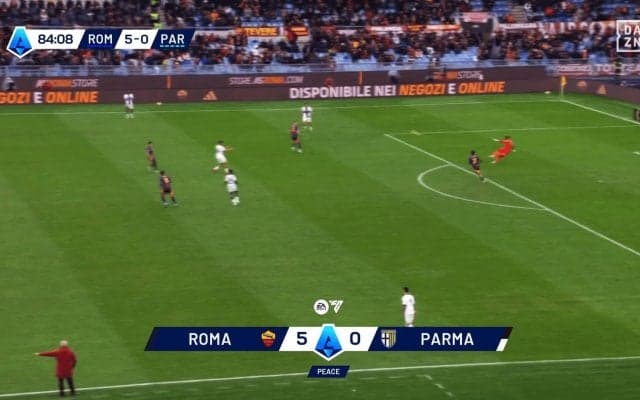 「どんな足してんだ！」鈴木彩艶、“ワンステップ”で70m級フィード炸裂「破壊力が半端ない」「振りが速すぎる」ファン驚愕