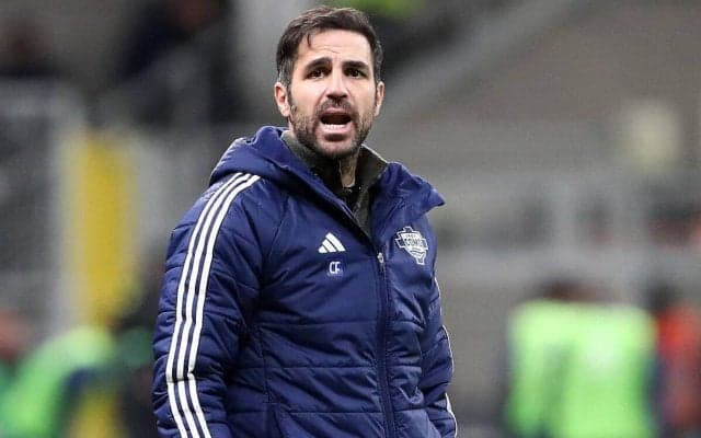 「バスが待ってくれるなら話したい」コモで指揮官1年目のセスク監督、立ちはだかったインテル指揮官の教え望む「学んで成長するため」