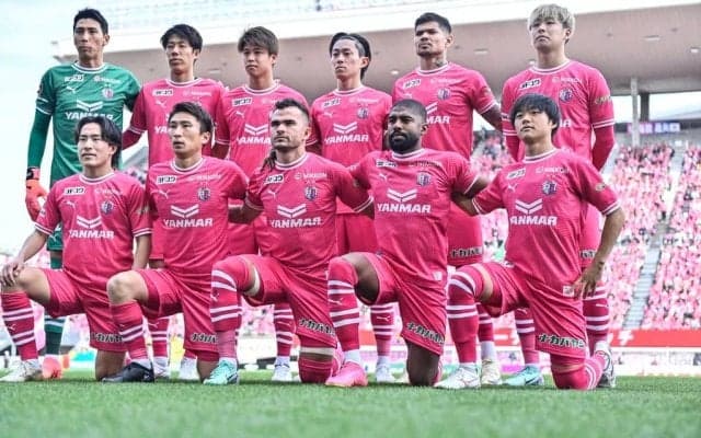 「めちゃくちゃかっこいい!!!!」J1・C大阪が公開した来年着用の「新ユニフォームデザイン」が大絶賛！「ピンク×紺がしっくりきます」「原点回帰に相応しいデザイン！」の声
