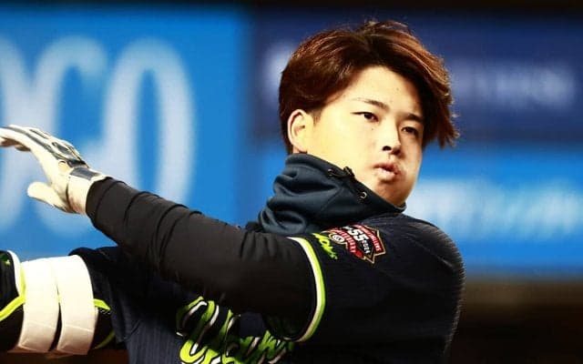 ヤクルト髙津臣吾監督が見据える2025年シーズン 「もうコーチにも選手も遠慮しないことにしました（笑）」