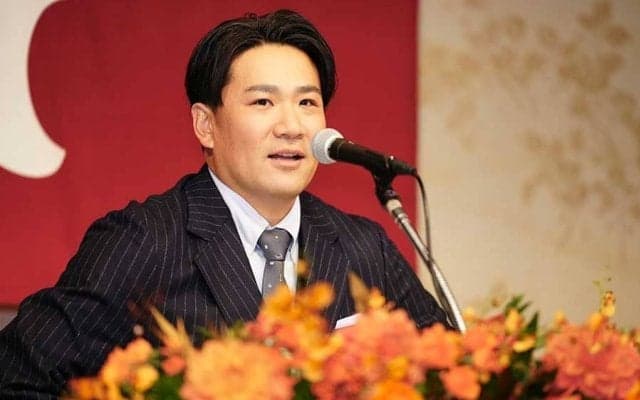 “オレンジ”の田中将大が「違和感ない」　入団会見で11お披露目…G党歓喜「よく似合う」