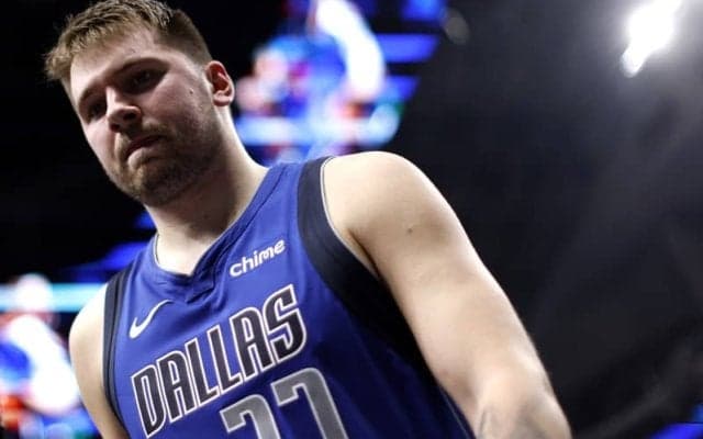 クリスマスゲームで途中退場したルカ・ドンチッチに長期離脱の可能性が浮上