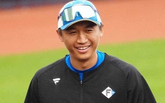 ハワイで美人妻と挙式…元ハム内野手を英語で祝福した盟友「おめでとう！　兄弟」