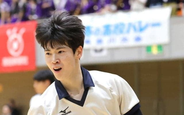 飛べ　春高バレー有望選手紹介　慶応・松田悠冬　世界を見据える191センチ大型セッター　目指すは過去最高8強入り