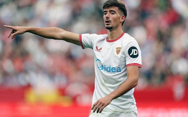 セビージャがビッグクラブ関心集める左利きCBと新契約締結！