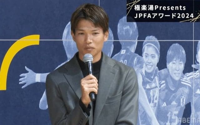 「まず俺を見ろ！」初ベスト11の扇原貴宏、大迫勇也の“強い要求”を信頼「自然と見ている」MVP武藤嘉紀と並び「結果を出す」