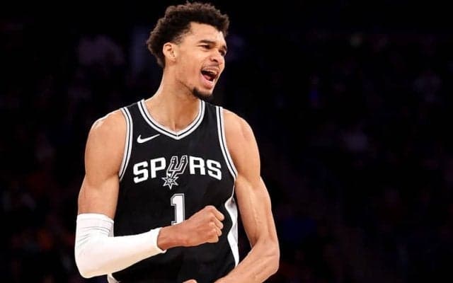 ユニークな成績を残すビクター・ウェンバンヤマがNBA史上初のスタッツラインをクリア