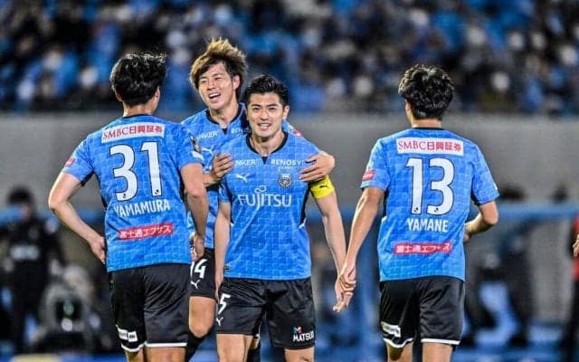 「このテーブルの隣にいたい！」全米王者が召集した元川崎の食事会、「奇跡的に行けた」イケメンDFを含む4ショットが話題！「フロンターレファミリー最高だよ」の声