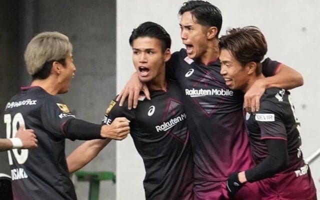 J1連覇・神戸と2位・広島｢最後に出た｣差、｢大きかった｣宮代大聖の加入と2チームの｢共通点｣【日本サッカー｢2024総決算｣と｢2025大展望｣の激論】(4)