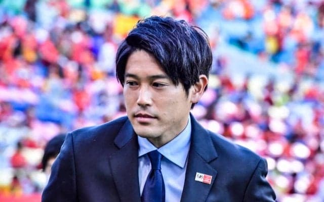 「エモエモのエモ！」欧州CL公式が14シーズン前の“内田篤人vs 長友佑都”の日本人SB対峙ショット公開！「いい画だなぁ〜」「楽しかったなこの頃」とファンから再脚光