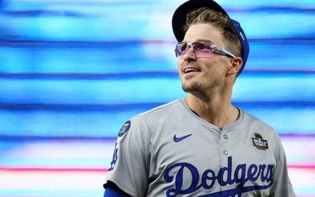 埋まった40人枠…ド軍“お祭り男”に流出危機　カーショーも未定、FA選手の行方は？