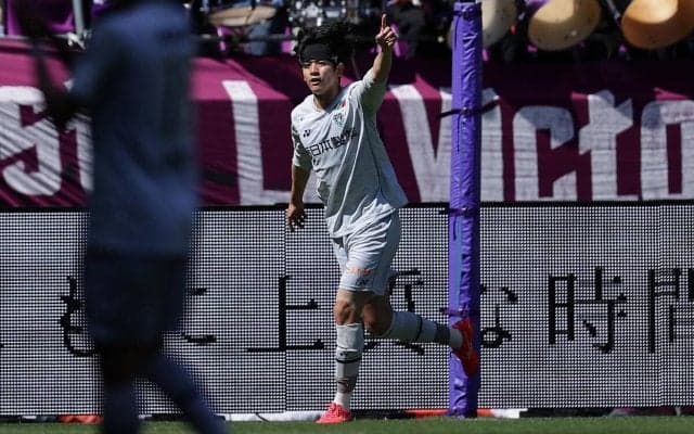 来季J2の磐田に新たなストライカーとセンターバック！　福岡FW佐藤凌我と熊本DF江崎巧朗の2枚獲り