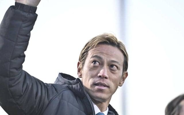 「言ってる本人がレジェンドなんだが」本田圭佑・吉田麻也・香川真司との2ショット3枚を公開した霊長類最強レジェンドにツッコミの声続々！「さすが、レジェンド」の声