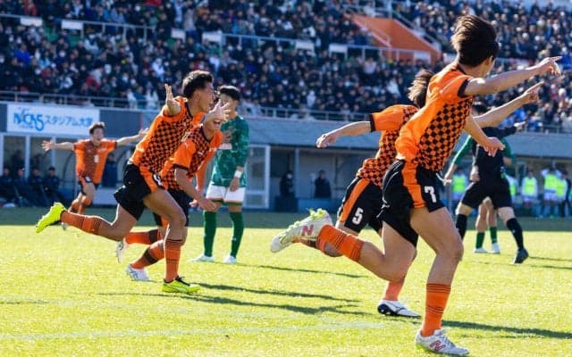 前回王者・青森山田が初戦敗退…大森風牙の2発で逃げ切った高川学園が3回戦進出【全国高校サッカー選手権大会】