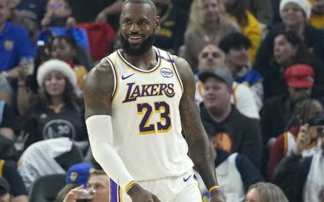 キャリア22年目の今季も一線級の成績を残すレイカーズのレブロン・ジェームズが40歳に