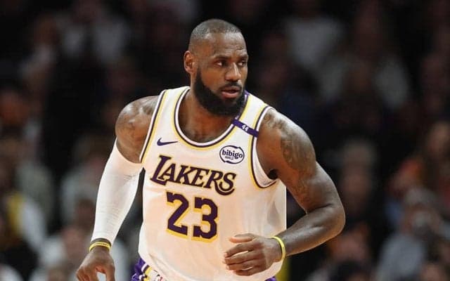 40歳を迎えたレブロンが現状を語る「俺が望むなら、あと5年か7年はできると思うけど…」