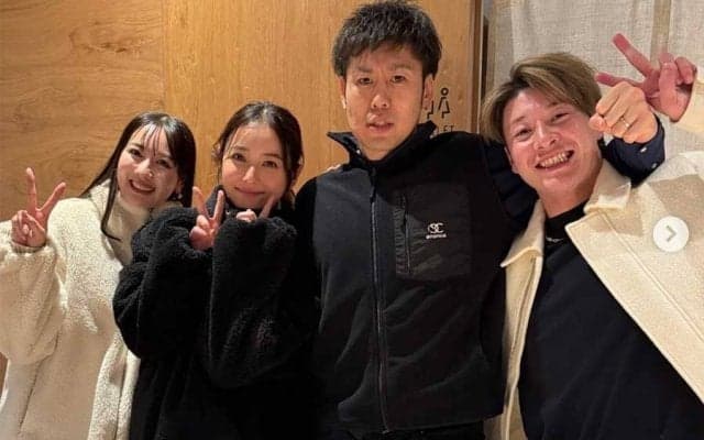 吉田輝星が佐々木希と並ぶ豪華ショット　“秋田組”で食事…移籍1年目は「転機の年」
