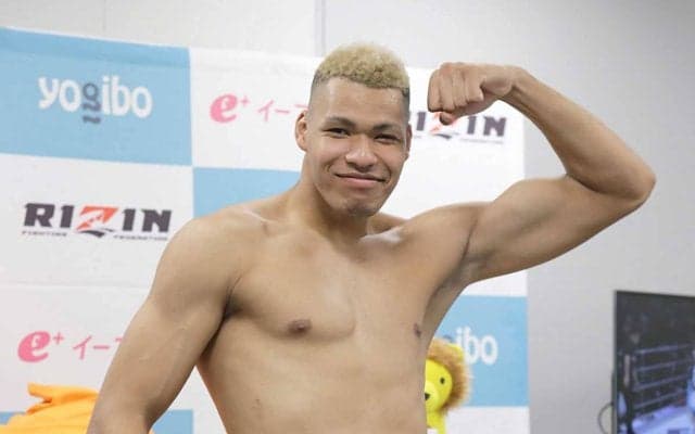 【RIZIN】「人生で一番気持ちいい」身長204センチのBDエドポロキング、1R鮮烈KOデビューで笑顔　経験を積んだら「UFCに行きたい」