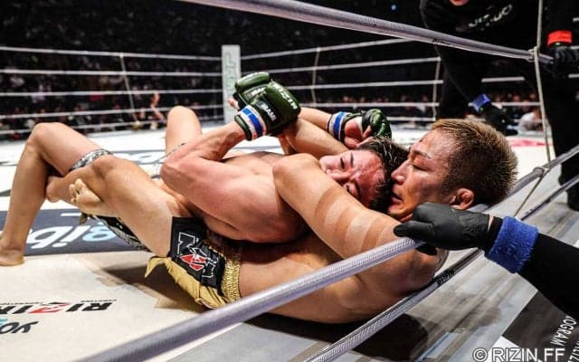 【RIZIN】18歳の秋元強真、“寝技地獄”で涙のプロ初黒星　元谷友貴はリスペクト「これが成長するきっかけになってくれれば」