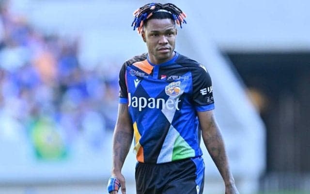 「マテちゃん問題児で面白すぎる笑」J2長崎の“最強の個”の必死のやすりがけシーンが話題！「無邪気すぎ〜」「可愛すぎるでしょ」「やすりがけのハードワーク」などの声