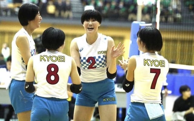 身長183㎝のルーキー山下裕子（共栄学園高） 「めっちゃいじられた」涙のスパイクを決めるまで