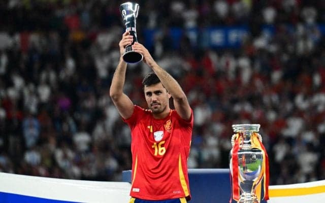 「僕にとっては素晴らしい年」栄光と重傷の2024年をロドリが回想…似た経験のスペイン代表FWからは「大きな安心感をもらった」