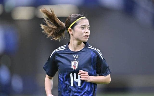 「プレーも可愛いさも素敵すぎる♡」なでしこMF長谷川唯が公開した「1年を切り取ったプライベート＆ピッチ上の11枚の写真」が2.3万いいねの大反響！ 街ぶらからプレー姿まで素顔を披露