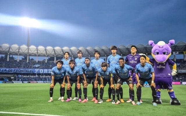 「去年のユニよりブルーが幾分濃い」J1川崎が公開した今年着用の「新ユニフォーム」チラ見せ画像が話題に！ デザインに組み込まれた「数字」にも「面白くて良い」の声
