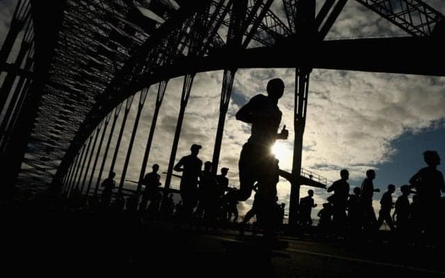 【箱根駅伝】連覇狙う青学大が10位スタートも2区で逆襲　黒田朝日が激走で3位急浮上、東京国際大・エティーリが衝撃の区間新