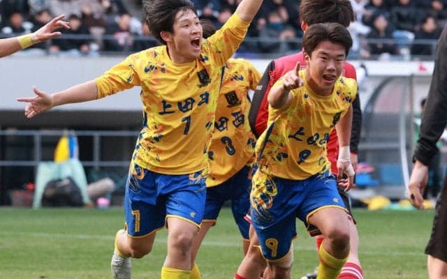 上田西が矢板中央を下しベスト8進出！ 守護神・牧野長太朗の試合開始早々PKセーブが流れを引き寄せる【全国高校サッカー選手権大会】