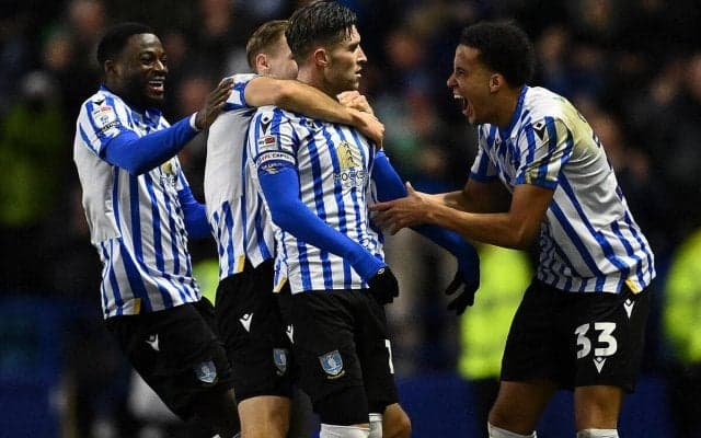 英2部で元日に生まれたスーパーゴール！　自陣から圧巻のロングシュート弾