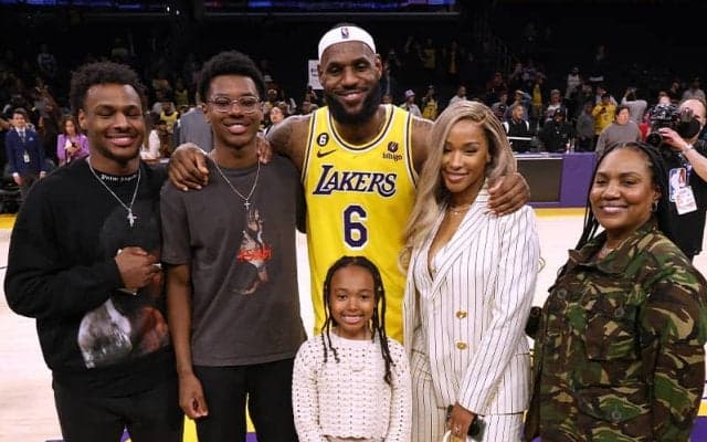 レブロン次男ブライス・ジェームズの進路決定…複数オファーの中からアリゾナ大学にコミット